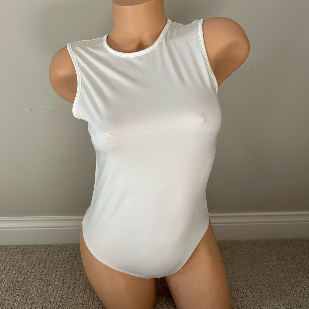 SHEIN White Sleeveless Bodysuit